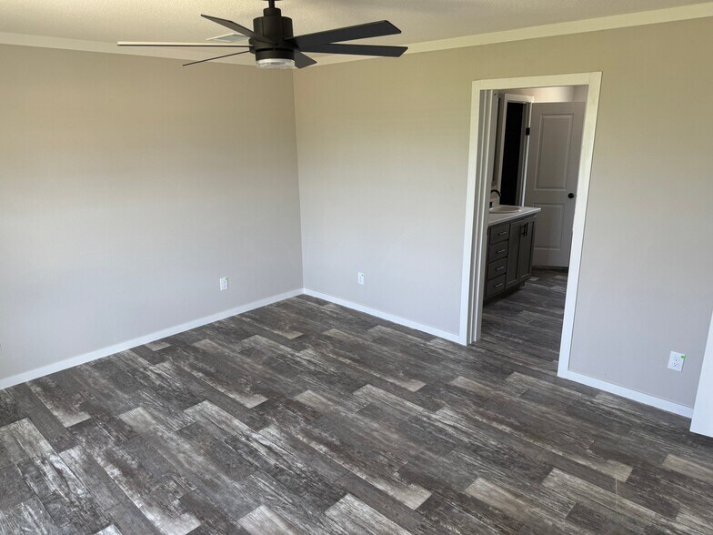 Building Photo - 212 Patriot Ln
