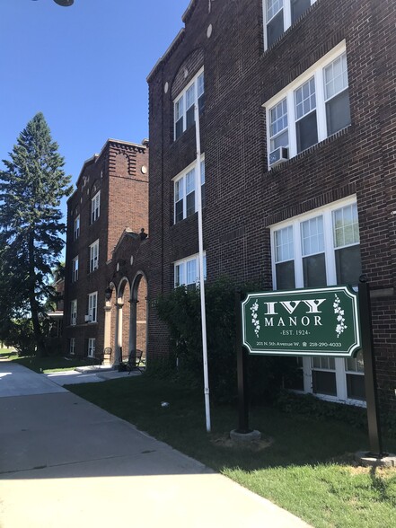 Building Photo - Ivy Manor Apartments