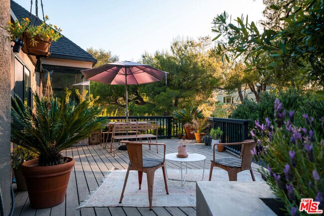Building Photo - 25761 Vista Verde Dr