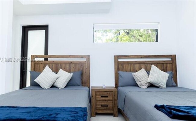 Building Photo - 7101 NE 4th Ct