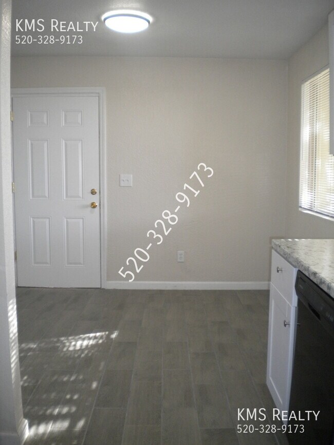 Building Photo - 3636 S Marvin Pl