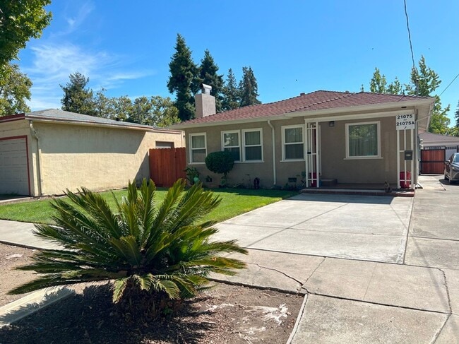 Primary Photo - Beautiful 4bd/2ba in desireable neighborho...