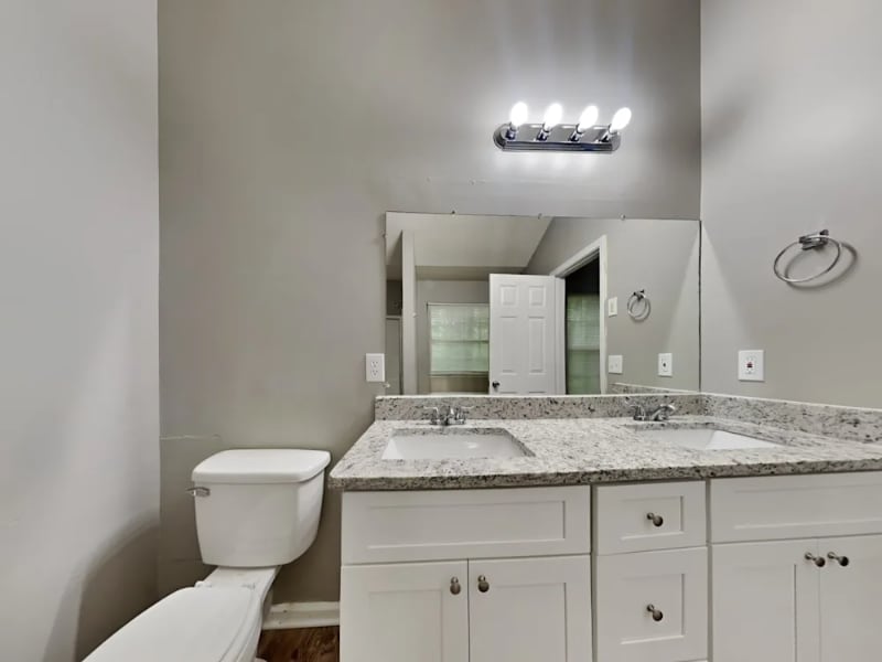 Building Photo - 2218 Sandspring Dr SW