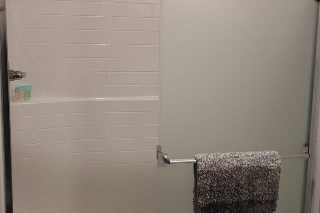 Building Photo - 4415 Lincoln Way