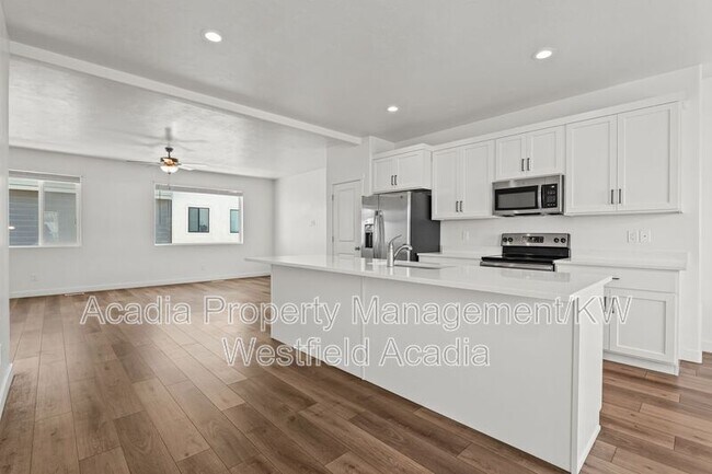 Primary Photo - 419 Wood Stream Rd