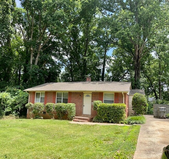 Primary Photo - Brick Ranch in Yorkmount Area near Tyvola