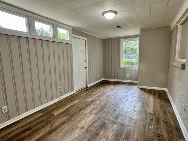 Building Photo - 1078 Lynwood Dr