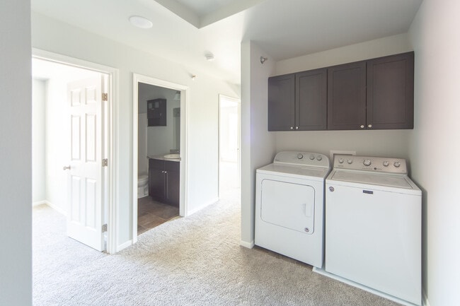 Building Photo - 1701 Dakota Dr N