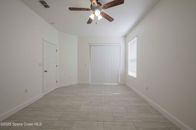 Building Photo - 3701 Titanic Cir