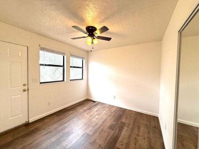 Building Photo - Nice home in Cliff Rose