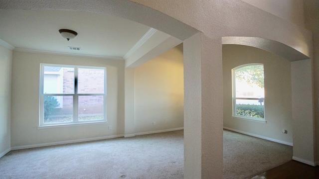 Building Photo - 329 Parkhurst Ln