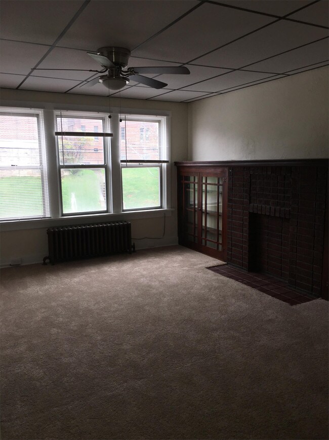 Building Photo - 2815 Brownsville Rd