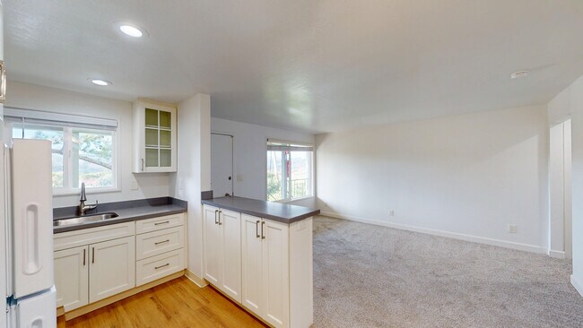 Building Photo - 7 Merrydale Rd