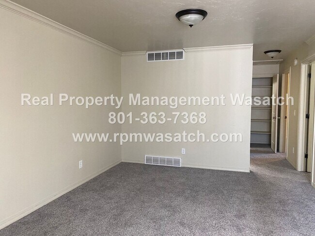 Building Photo - Come See This Great 2 Bedroom 1 Bath Condo In Salt Lake City!