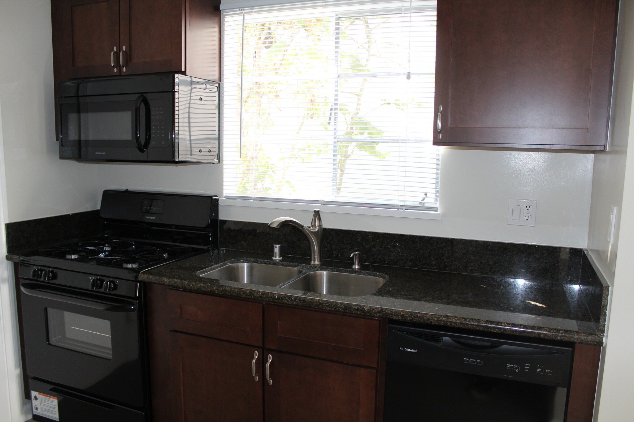 Kitchen - 6236 La Mirada Ave