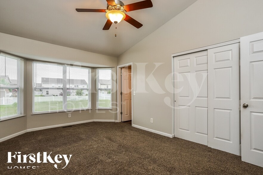 Building Photo - 322 Aspen Creek Dr