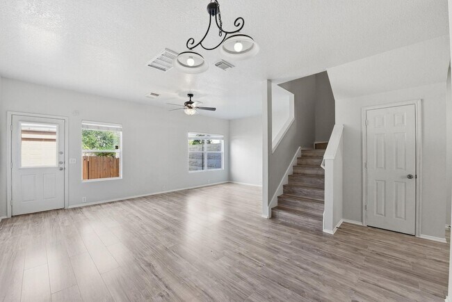 Building Photo - 9631 Coyote Creek Dr