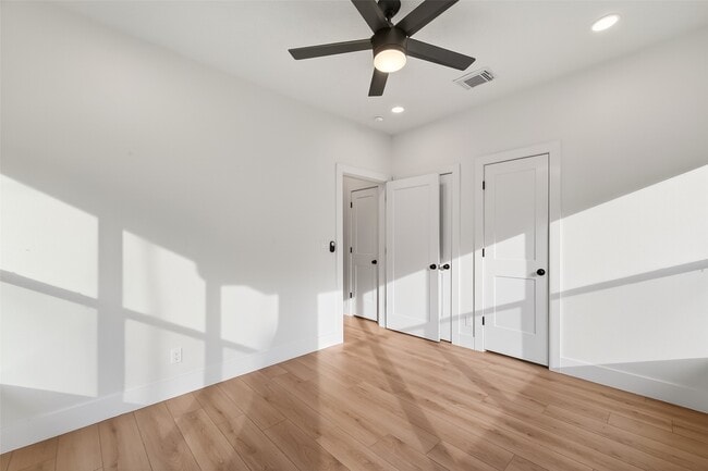 Building Photo - 4413 Roseland St