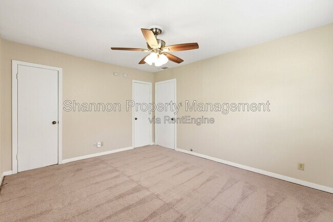 Building Photo - 8406 Highcrest Dr
