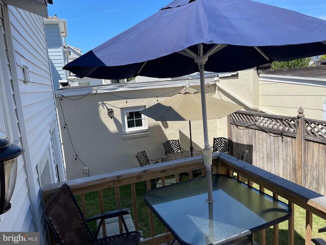 Building Photo - 7103 Ventnor Ave