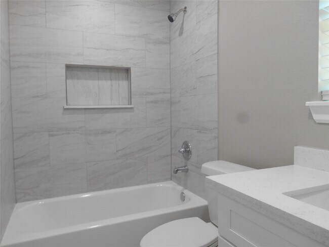 Building Photo - 1547 Greenfield Rd