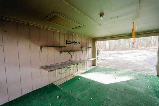 Building Photo - 2 bed, 2 bath new paint and refrigerator