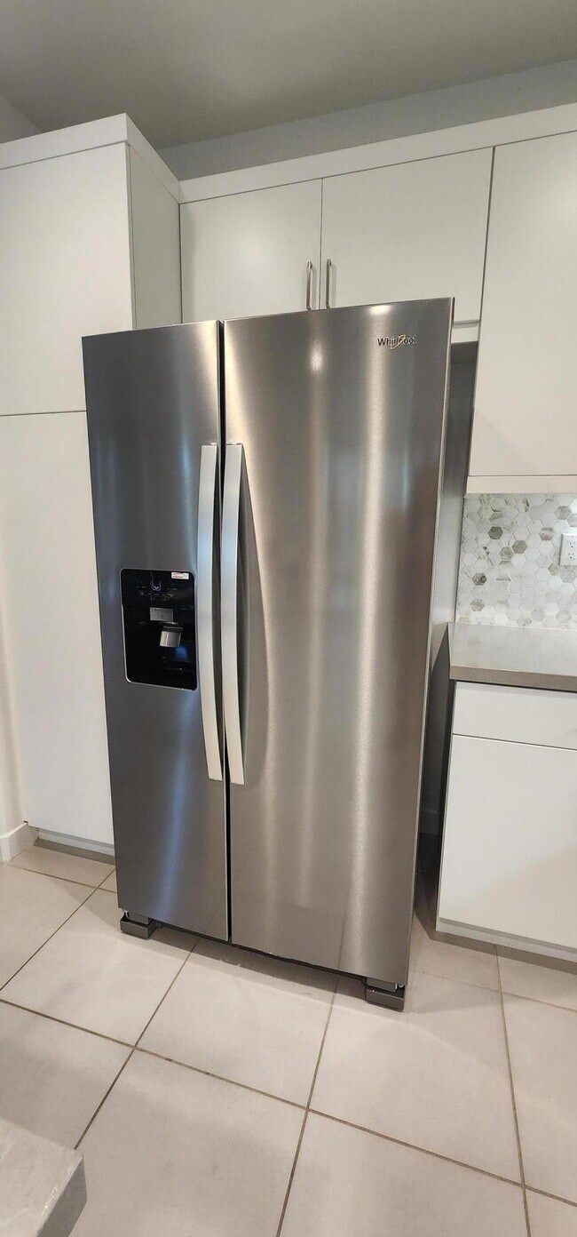 Building Photo - 35770 McCarthy St