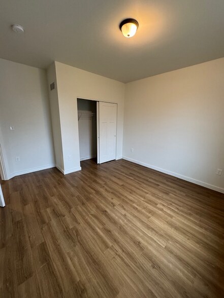 Building Photo - 802 Fritz Ave