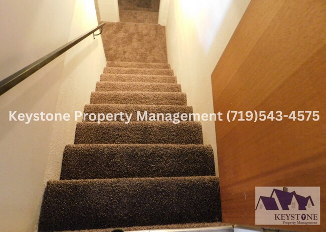 Building Photo - St. Charles Mesa! Spacious 4 Bedroom/1.5 B...