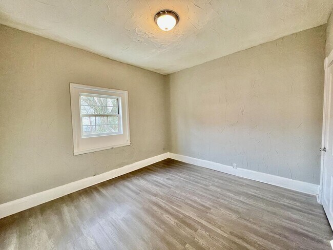 Building Photo - 609 McKinney Ave