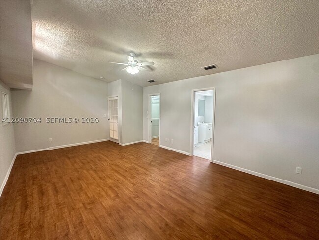Building Photo - 6848 SW 37th St