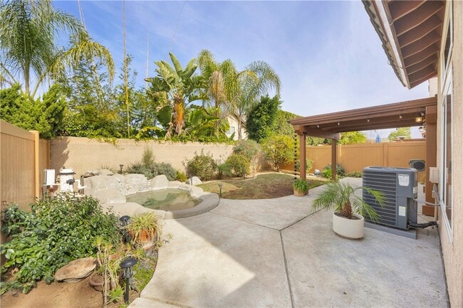 Building Photo - 1225 E Palm Dr