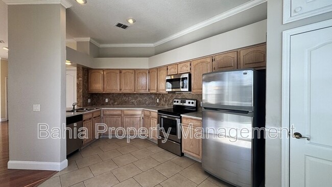 Building Photo - 7021 Della Dr