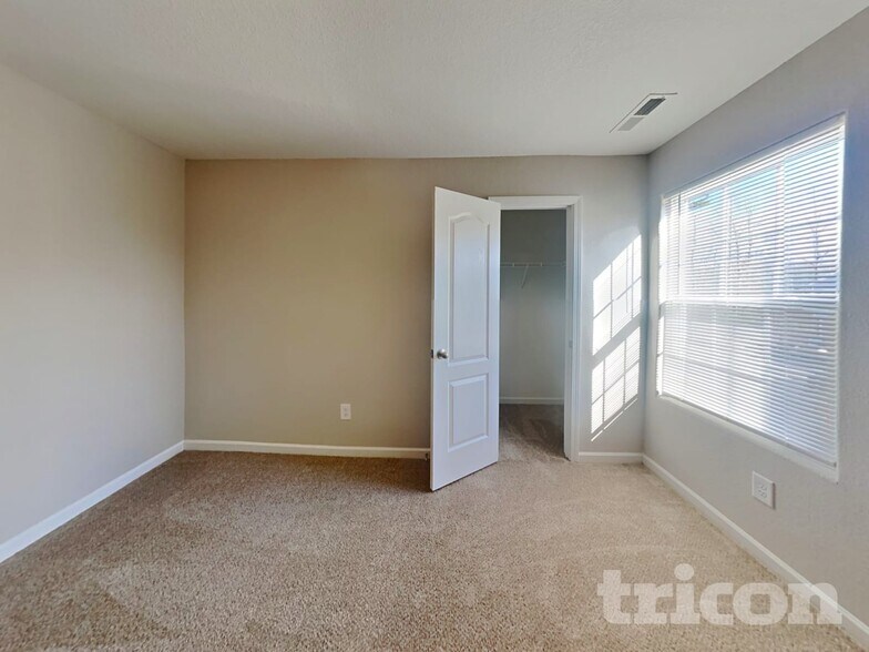 Building Photo - 2803 Yurman Rd