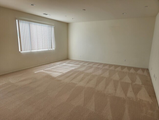 Building Photo - 36300 Golden Poppy Ln