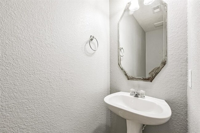 Building Photo - 22218 Orchard Dale Dr