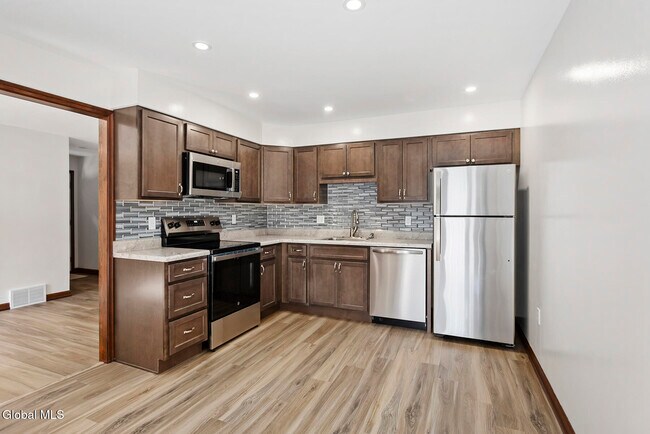 Building Photo - 62 Devitt Rd