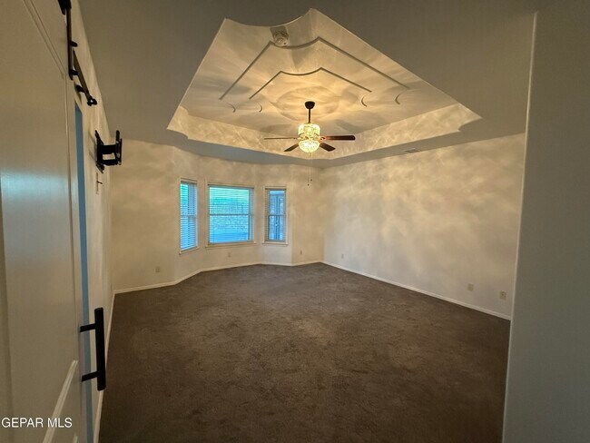 Building Photo - 1605 Playa Del Sol St