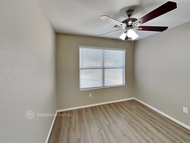 Building Photo - 1034 S Somerset