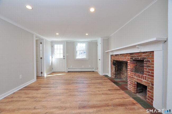 Building Photo - 59 Bridge St