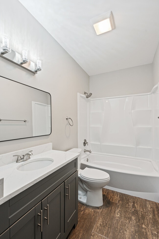 Building Photo - 5 S Virginia Rd