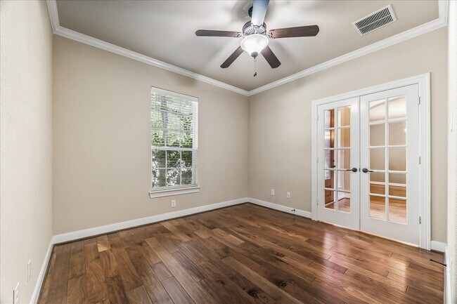 Building Photo - 10603 Hollowback Dr