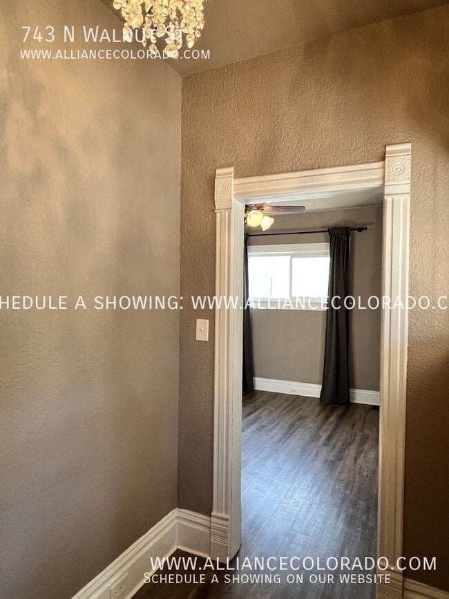 Building Photo - 743 N Walnut St
