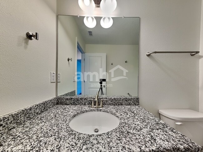 Building Photo - 921 Walden Pond Dr