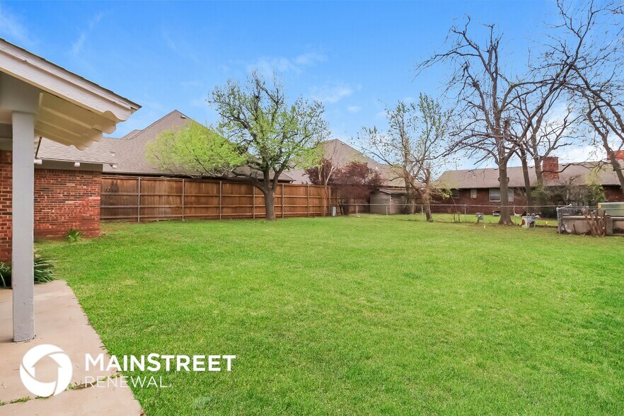 Building Photo - 2904 Huntleigh Dr
