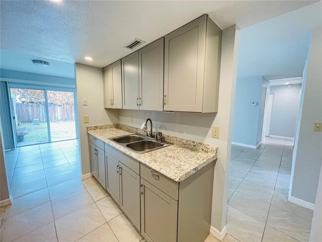 Building Photo - 11014 Knollview Way