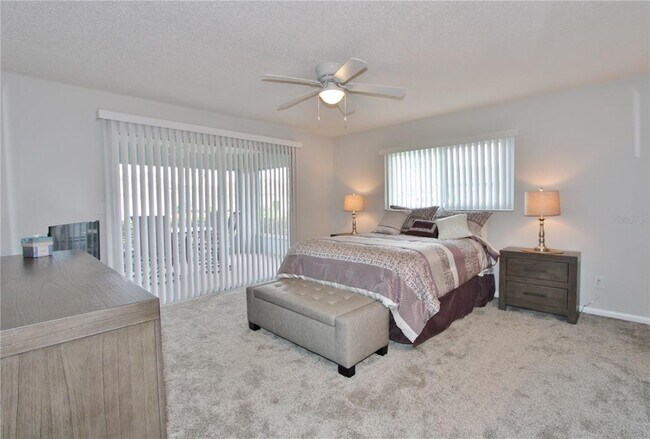 Building Photo - 9635 Greenskeeper Dr