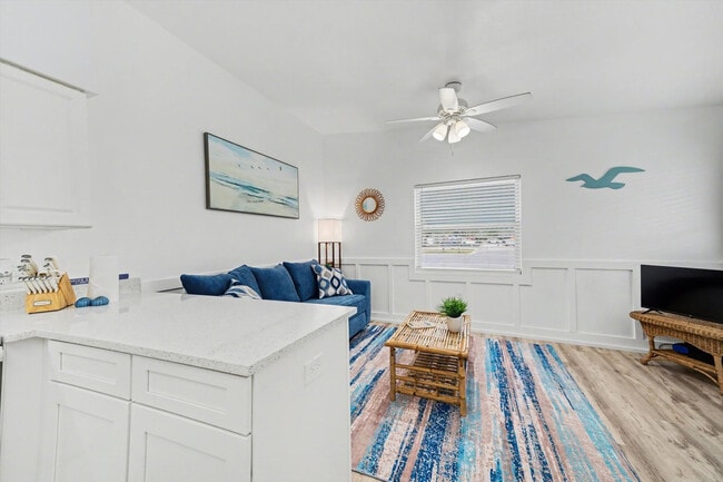 Building Photo - 711 E Gulf Blvd