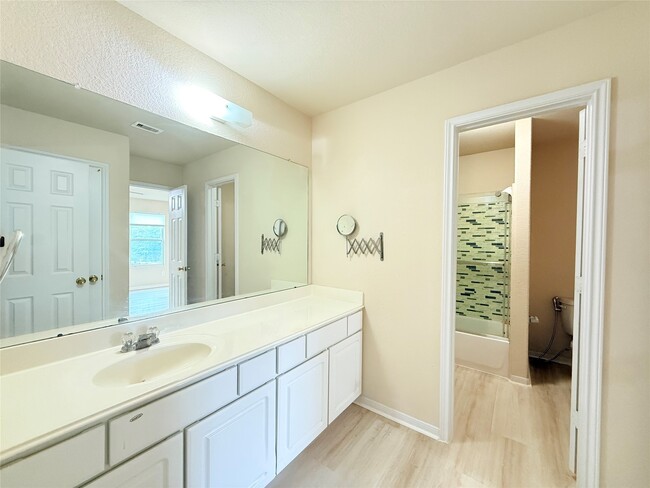 Building Photo - 10515 Ince Ln