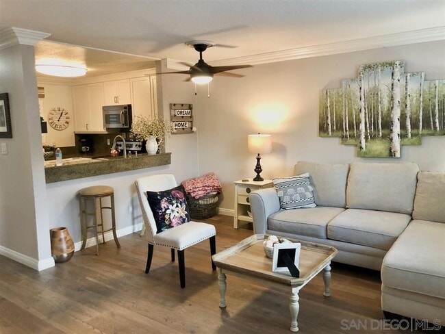 Building Photo - 7545 Charmant Dr